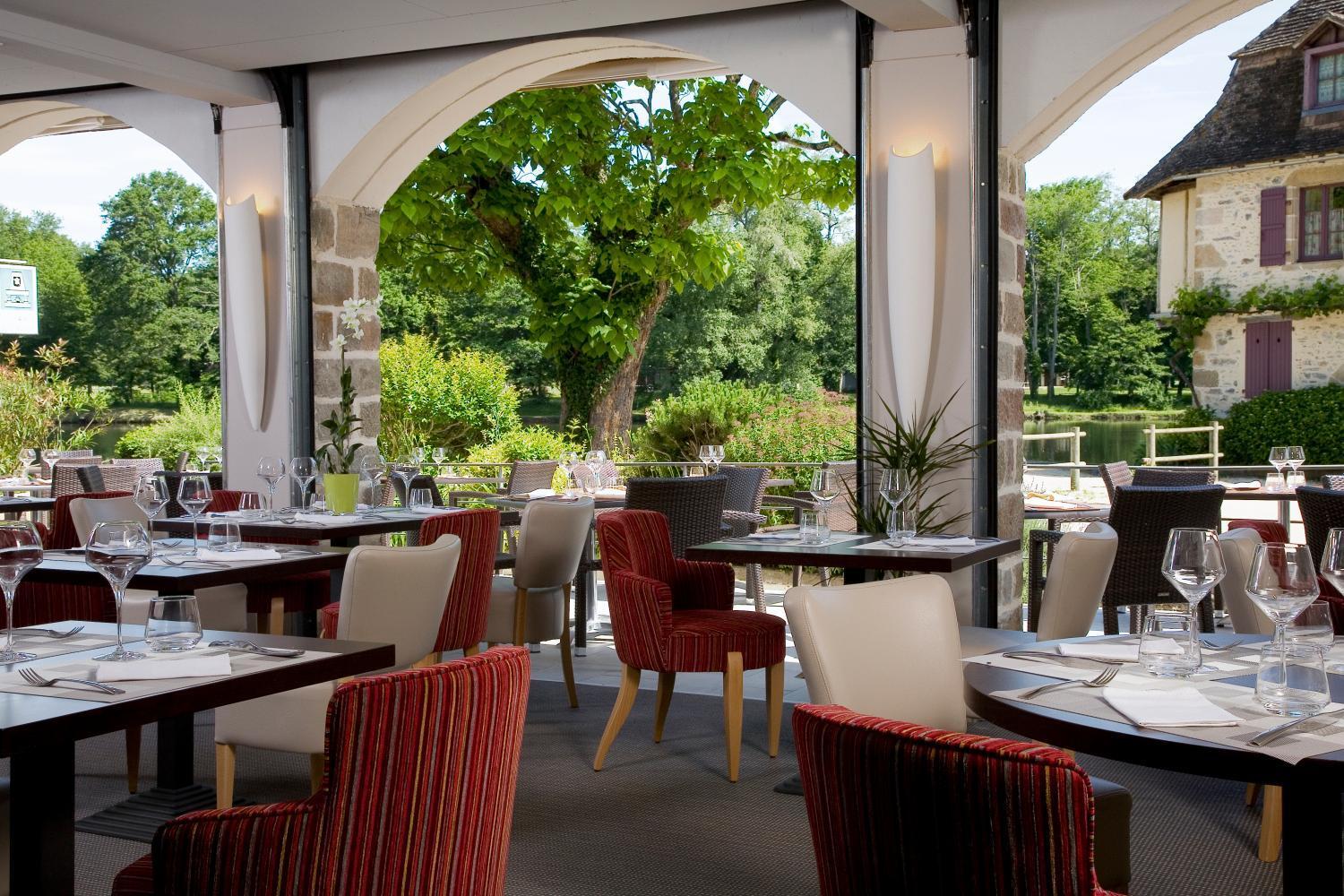 Logis Hotel Les Flots Bleus Больё-сюр-Дордонь Экстерьер фото