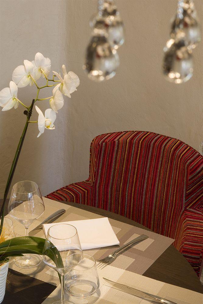 Logis Hotel Les Flots Bleus Больё-сюр-Дордонь Экстерьер фото